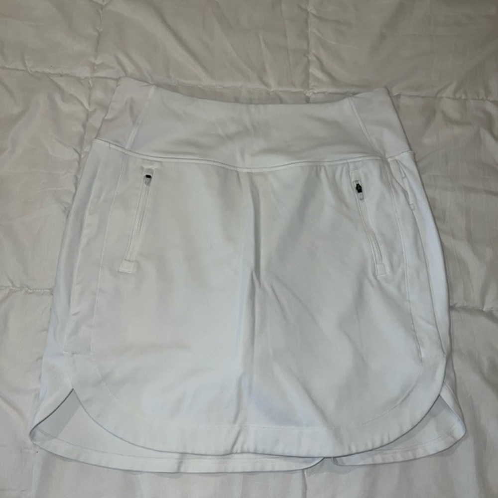 white athleta fairway golf skort 18” size medium‎